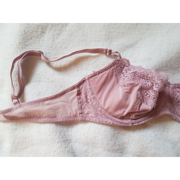 Victoria's Secret Push Up Without Padding Bra - Picture 10 of 11